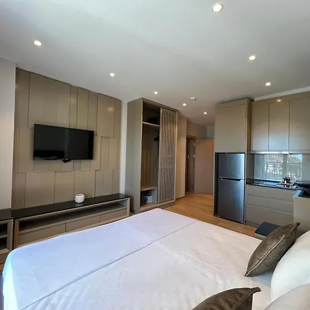 Coastline Luxury