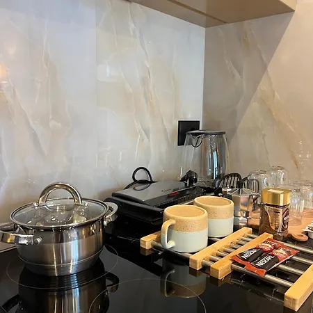 Coastline Luxury Apartahotel 4*