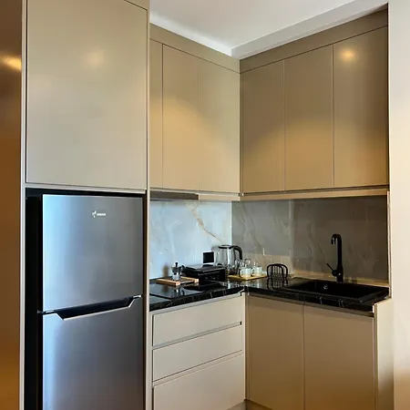 Coastline Luxury Apartahotel Golem (Tirana)