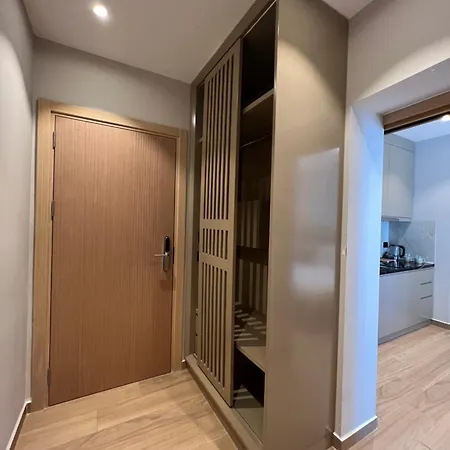 아파트호텔 Coastline Luxury 골렘