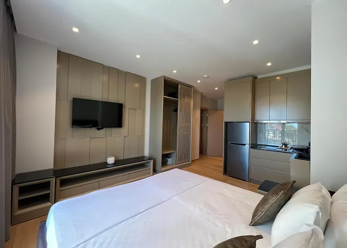 Coastline Luxury