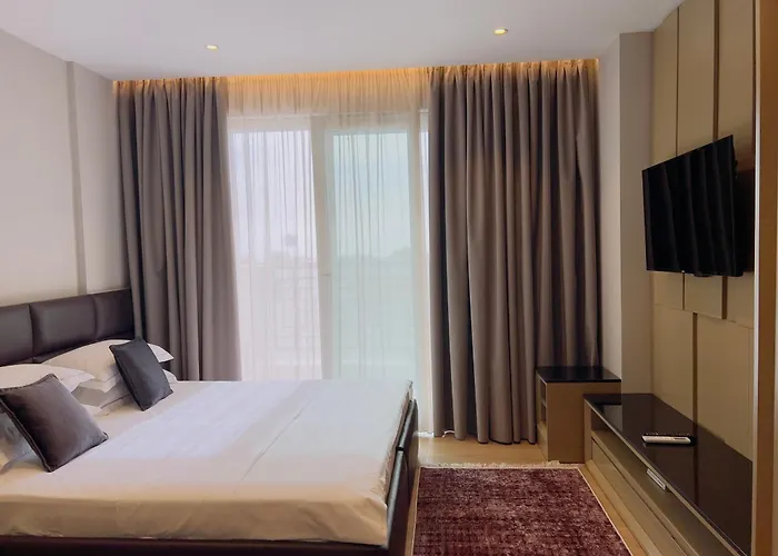 Coastline Luxury Lägenhetshotell Golem (Tirana)