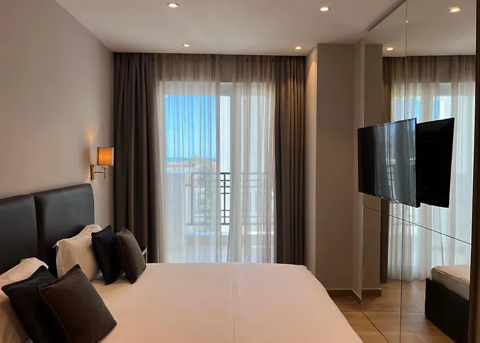 Coastline Luxury Lägenhetshotell Golem (Tirana)