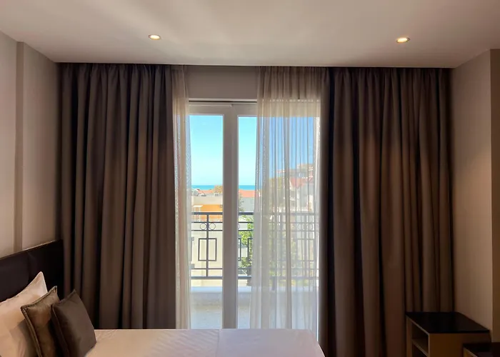 Coastline Luxury Golem (Tirana)